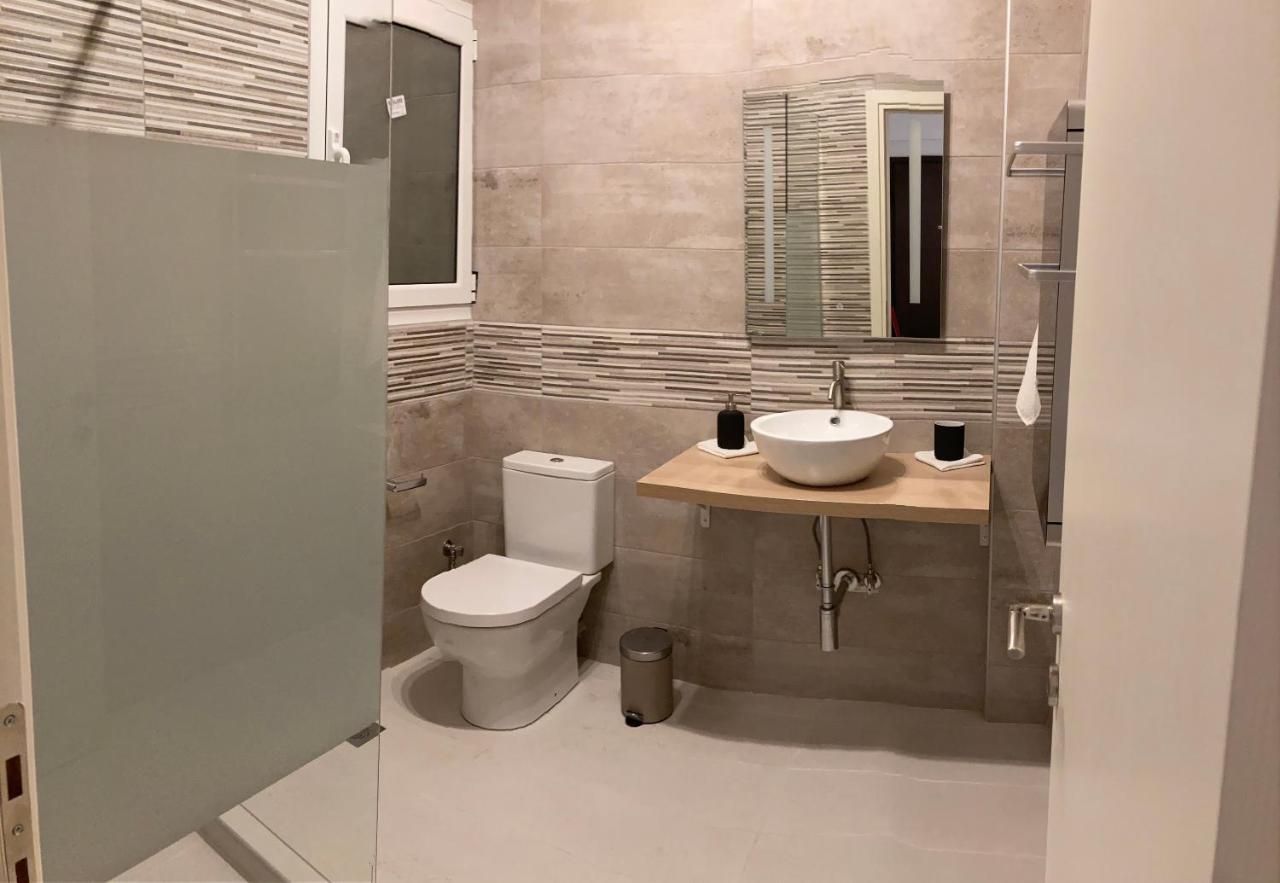 Acropolis Casa Historical Centre Top Floor Luxury Suite 150 Meters To Metro 아테네 외부 사진